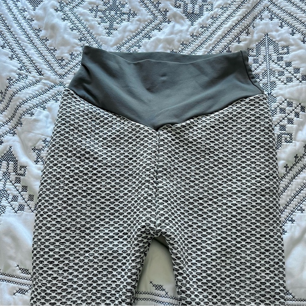 Chic Gray Textured Women's Leggings